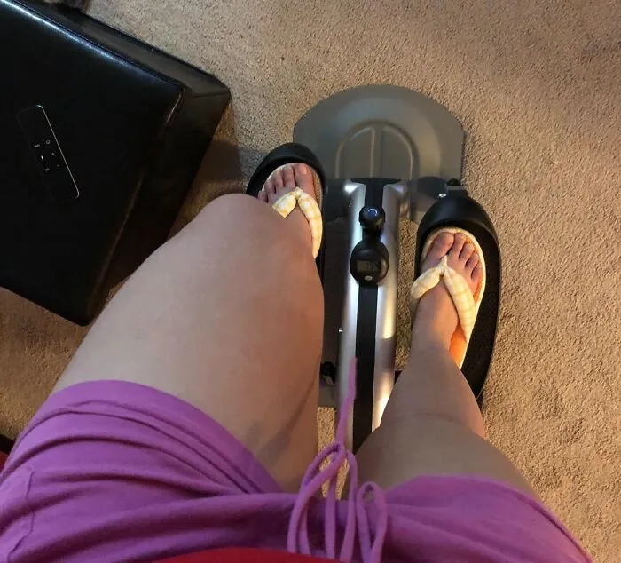 Your Downstairs Neighbors Won't Hate You For Exercising At 2 Am Since The <a Style="Display:inline;" Href="https://Www.amazon.com/Stamina-Inmotion-E1000-Compact-Strider/Dp/B000vicro8?ie=utf8&th=1&linkcode=ll1&tag=bpmole-20&linkid=1c628ca04a8bf9ccb41c27f069dbeb1c&language=en_us&ref_=as_li_ss_tl" Target="_blank"> <span Style="Font: Inherit; Color: #d74b1f;"> Under Desk Elliptical </Span> Lets You Sweat It Out Without Thumping Around On The Floorboards