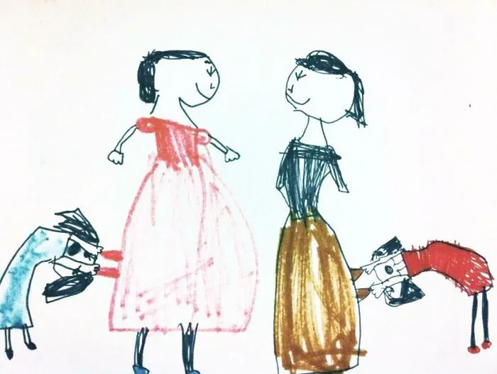 Mi hija dibujó esto en el jardín de niños. Título: “Nuestras mamás charlando cuando salimos de la escuela”.