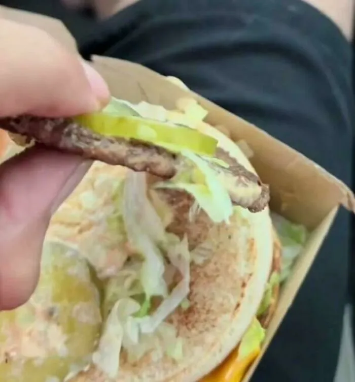 En las hamburguesas de McDonald's, ahora el pepinillo es más grueso que la carne