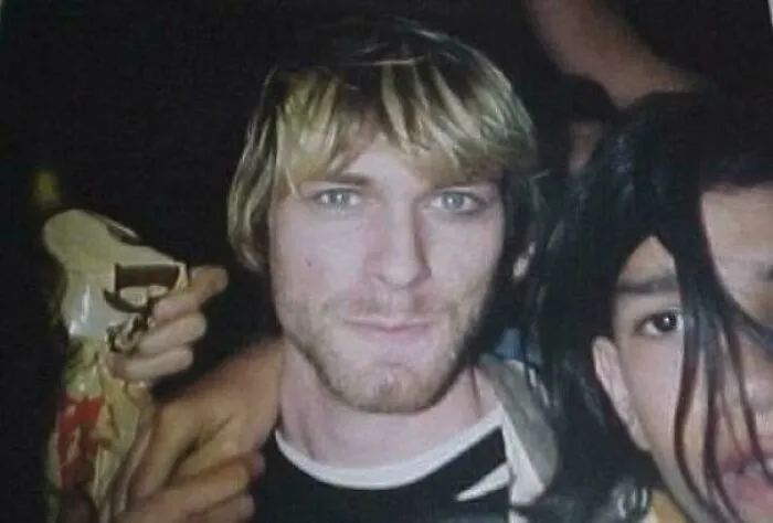 Nirvana dio un concierto en Buenos Aires, donde el público le arrojó barro y basura al grupo telonero que estaba compuesto exclusivamente por mujeres