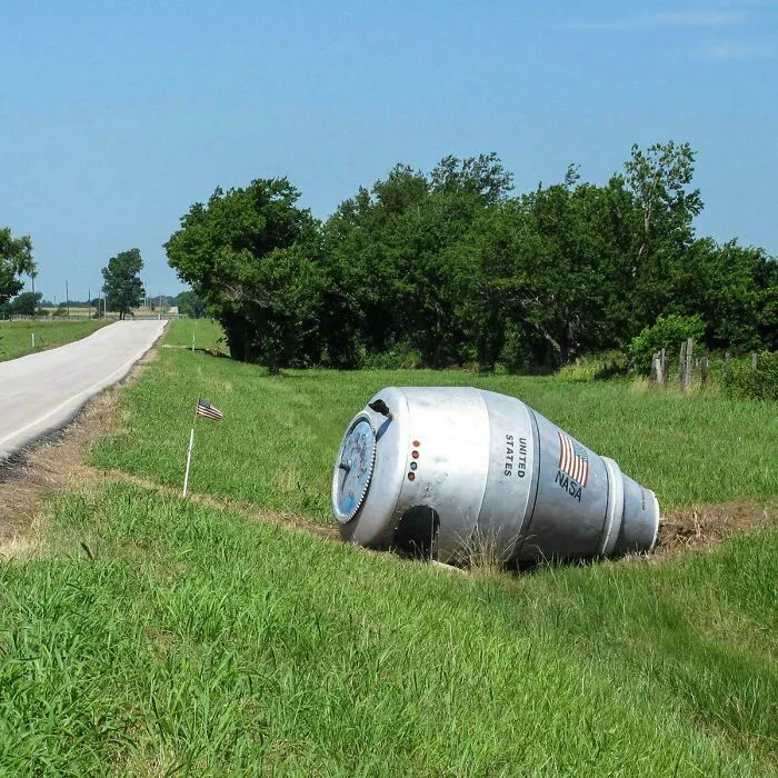 In 1971, A Cement Truck Crashed Near Winganon, Oklahoma. The Mixer Was Too Heavy To Move So They Left It. The Locals Have Since Repainted It To Look Like A NASA Space Capsule