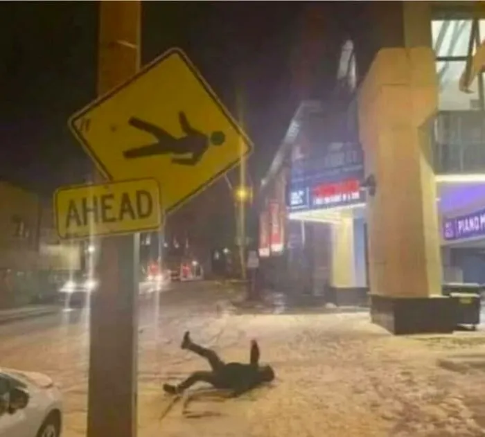 56 Hilarious And Dumb Signs That Surprised People With Their Weirdness