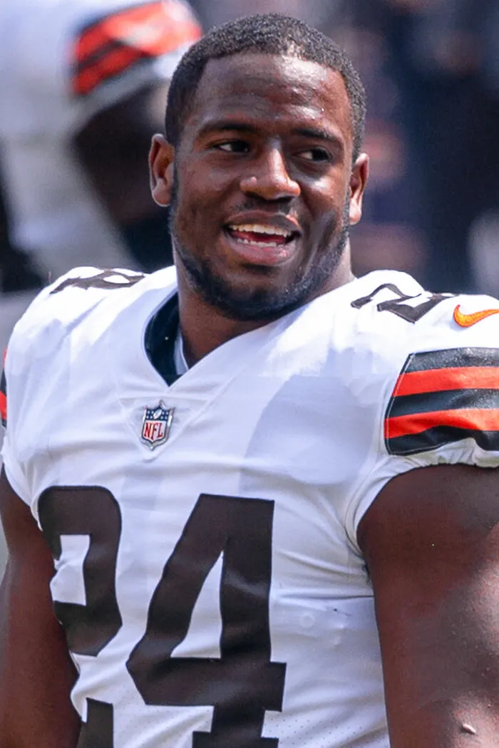 Football Player Nick Chubb, 30