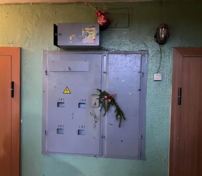 “True Slavic Minimalism”: 50 Pics Showcasing The Best And Worst Soviet Apartment Building Decor