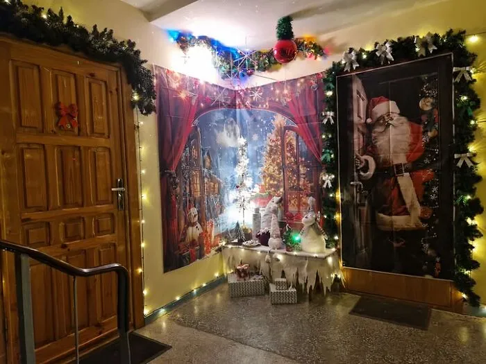 “True Slavic Minimalism”: 50 Pics Showcasing The Best And Worst Soviet Apartment Building Decor