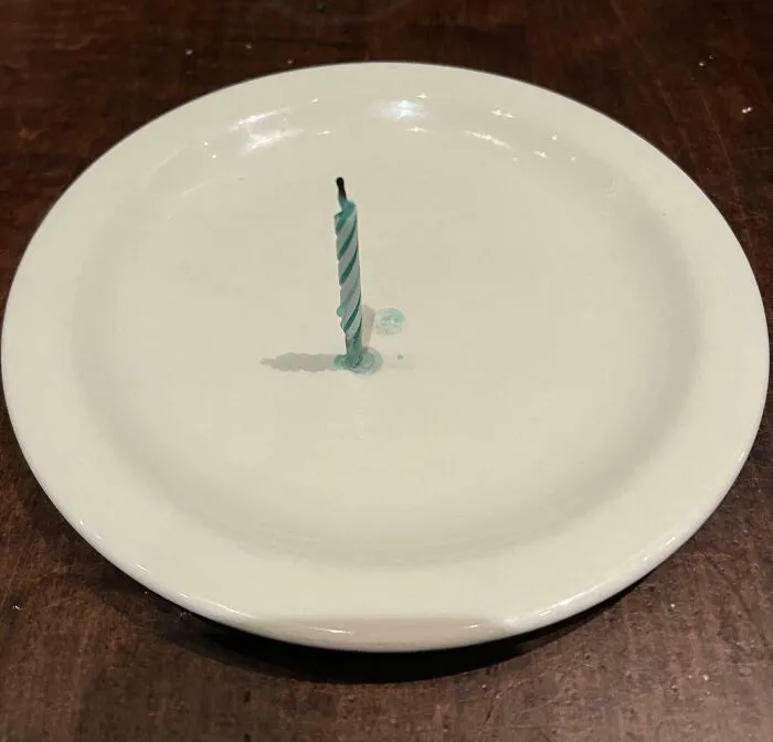 Le dije al camarero que no quería pastel para mi cumpleaños. Esto fue lo que me trajo.
