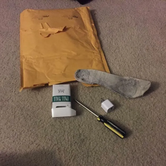 Gracias, amigo invisible... hubiera preferido un cubo de basura