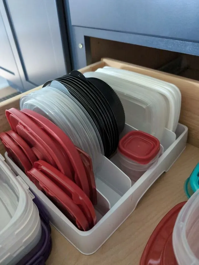  Opening The Cabinet Without Ducking For Cover From A Plastic Avalanche Is Finally Possible When The <a Style="Display:inline;" Href="Https://Www.amazon.com/Youcopia-50100-Storalid-Container-Organizer/Dp/B07fnrxftd?ie=utf8&th=1&linkcode=ll1&tag=bpwoodpecker-20&linkid=b4c84b26af44108af26fce0bc3c27312&language=en_us&ref_=as_li_ss_tl" Target="_blank">   <span Style="Font: Inherit; Color: #d74b1f;"> Food Container Lid Organizer </Span> Racks Up Those Unruly Discs So They Don't Attack You