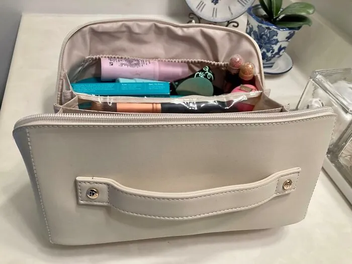 A <a Style="Display:inline;" Href="Https://Www.amazon.com/Eachy-Capacity-Waterproof-Organizer-Large-White/Dp/B0c6tllvbk?ie=utf8&th=1&psc=1&linkcode=ll1&tag=bpalpaca-20&linkid=183279a84c2be09c68203c58fa380681&language=en_us&ref_=as_li_ss_tl" Target="_blank">   <span Style="Font: Inherit; Color: #d74b1f;"> Travel Makeup Bag </Span> Will Give Her Chaotic, Jumbled Collection Of Travel-Sized Toiletries The Organized, Everything-In-Its-Place Home She So Clearly Craves