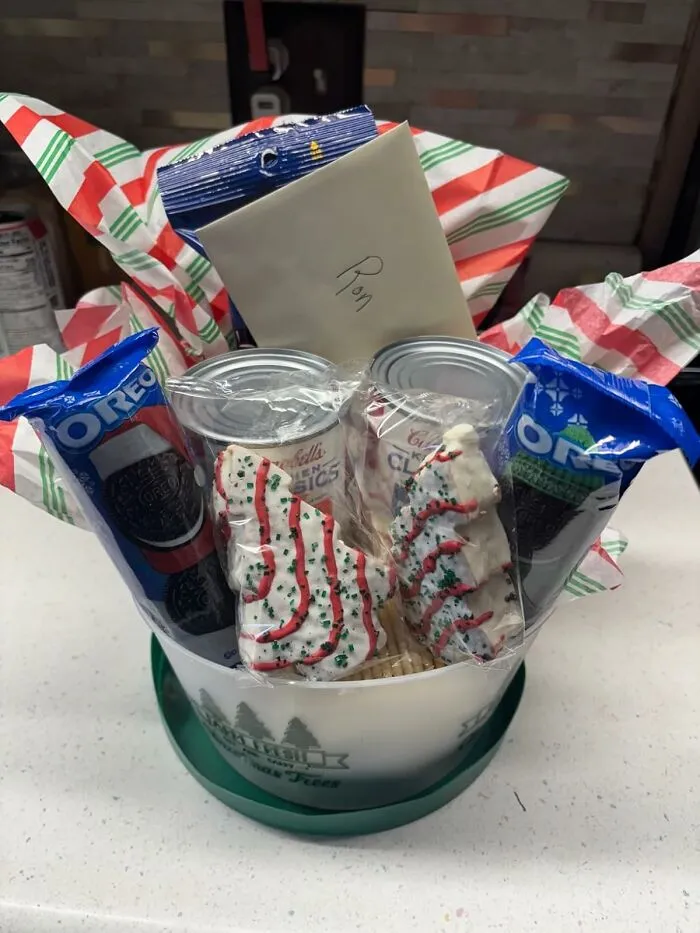 A Package Of <a Style="Display:inline;" Href="Https://Www.amazon.com/Oreo-Chocolate-Sandwich-Cookies-Christmas/Dp/B08ht9nbll?ie=utf8&linkcode=ll1&tag=bpbison-20&linkid=4ef9bce40a694d8fc3bb21162e80fc6b&language=en_us&ref_=as_li_ss_tl" Target="_blank">   <span Style="Font: Inherit; Color: #d74b1f;"> Festive Oreos </Span> Is A Glorious, Edible Work Of Art That Will Make Your Regular, Boring Oreos Look Like They Didn't Even Try To Get Dressed Up For The Holiday Party