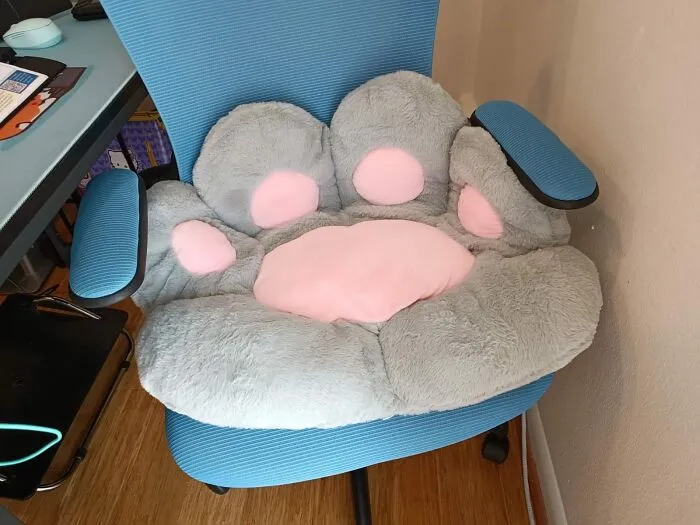 Sitting On Giant Toe Beans With The<a Style="Display:inline;" Href="​​https://Www.amazon.com/Ditucu-Cushion-Bedroom-Comfort-Building/Dp/B093bwv673?ie=utf8&th=1&linkcode=ll1&tag=bphawk-20&linkid=0cc1a79cbc9e4e9e570074b6628f76f0&language=en_us&ref_=as_li_ss_tl" Target="_blank">    <span Style="Font: Inherit; Color: #d74b1f;"> Plush Cat Paw Chair Cushion </Span> Is The Closest You Will Get To Being A Pampered House Cat Without Actually Quitting Your Job To Nap In A Sunbeam