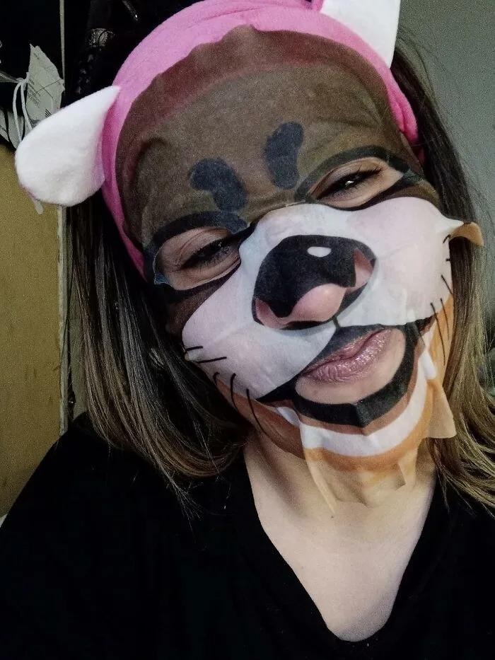 A Set Of <a Style="Display:inline;" Href="Https://Www.amazon.com/Epielle-Cheetah-Unicorn-Assorted-Character/Dp/B07jylwsgh?ie=utf8&th=1&linkcode=ll1&tag=bpcrocodile-20&linkid=91c1d90e8e10c457a658b13e52648bd1&language=en_us&ref_=as_li_ss_tl" Target="_blank"> <span Style="Font: Inherit; Color: #d74b1f;"> Safari Sheet Masks </Span> Will Turn A Regular, Boring Tuesday Night Into A Wild, Slightly Terrifying, And Deeply Moisturizing Safari Adventure In Their Own Bathroom