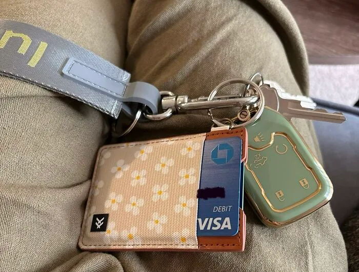 Your Pockets Can Now Be Liberated From The Bulky, Overstuffed Behemoth You Call A Wallet And Replaced By The Infinitely More Stylish <a Style="Display:inline;" Href="Https://Www.amazon.com/Thread-Wallets-Minimalist-Holder-Wallet/Dp/B0dqhrqs5y?ie=utf8&th=1&linkcode=ll1&tag=bpscorpion-20&linkid=1a50b248cfd03693a30d0d3503d65509&language=en_us&ref_=as_li_ss_tl" Target="_blank">   <span Style="Font: Inherit; Color: #d74b1f;"> Minimalist Card Holder </Span>