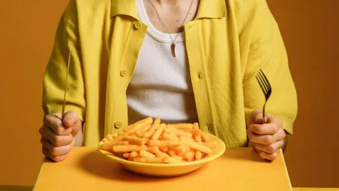 I don’t want to bring my boyfriend with me on vacation, because he’s a really picky eater. He’s an adult, but all he will ever eat is one of the following: chicken fingers, grilled cheese, mac and cheese, or Pad Thai. I’ve never seen him eat a vegetable. I just know that bringing him with us would mean listening to endless complaints about the places we choose to eat and countless hours spent adjusting our course to fit his lifestyle, but he’s upset with me.