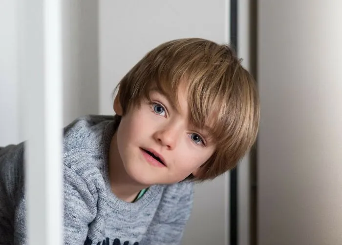 From Crazy To Hilarious, Here Are 27 Things Folks Accidentally Spotted In Other People's Windows