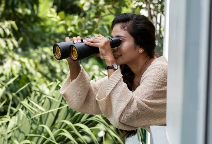 From Crazy To Hilarious, Here Are 27 Things Folks Accidentally Spotted In Other People's Windows