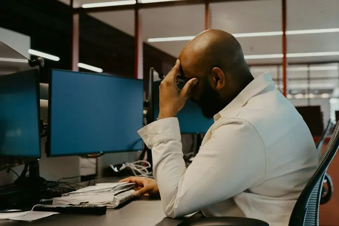 38 'Harmless' Habits That Most Of Us Do But Are Actually Dangerous In The Long Run