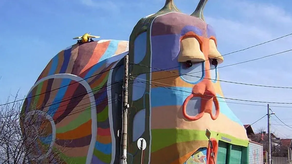 50 Buildings With Such Strange Designs They Stop You In Your Tracks (New Pics)