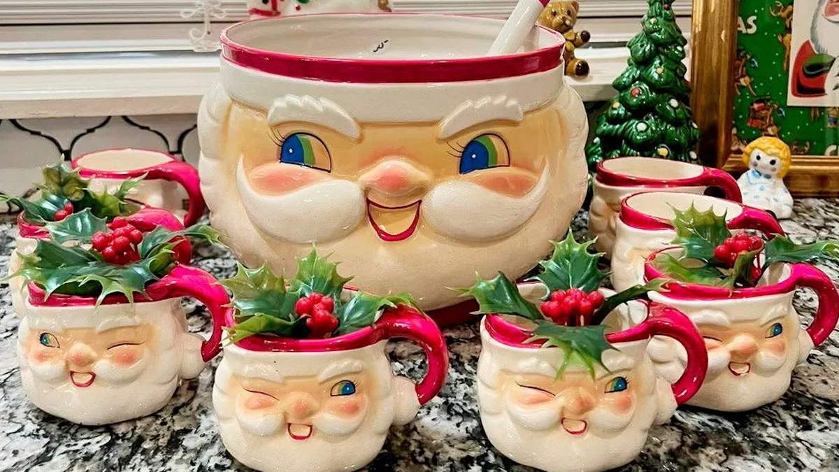 62 Photos Of Vintage Xmas Decor To Show You The Past Like You've Never Seen Before