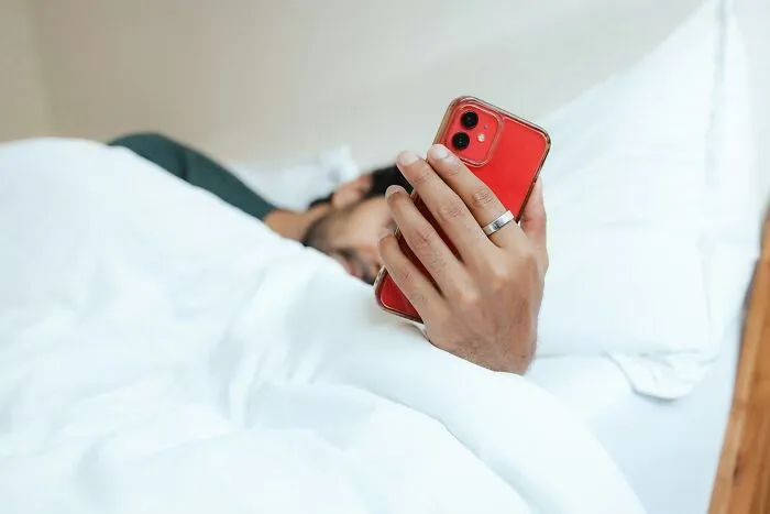38 'Harmless' Habits That Most Of Us Do But Are Actually Dangerous In The Long Run