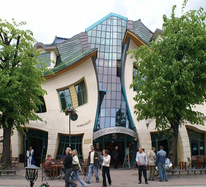 The Warped House, Poland