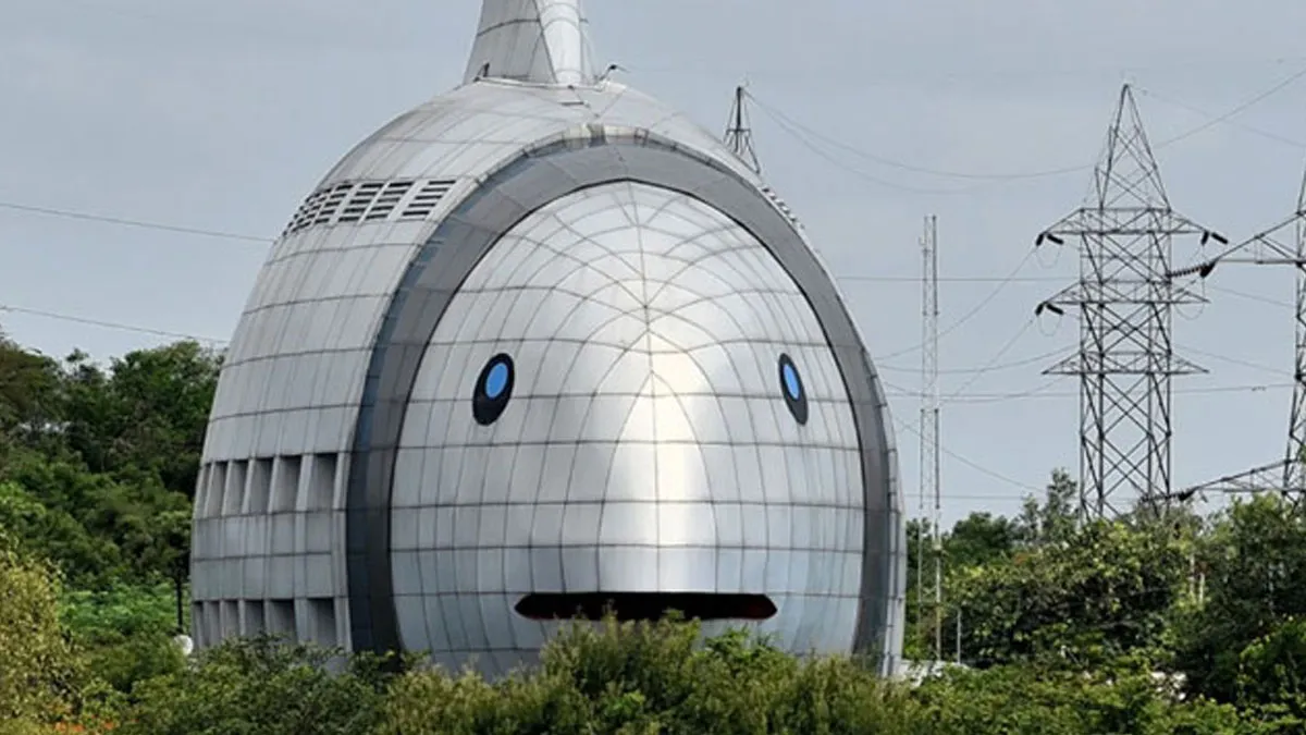 “Bread-Shaped Bread Factory”: 35 Structures So Odd They Could Be AI-Generated
