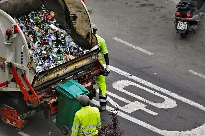 Employees Share Some Of The Nastiest Secrets From Their Industry (33 Stories)