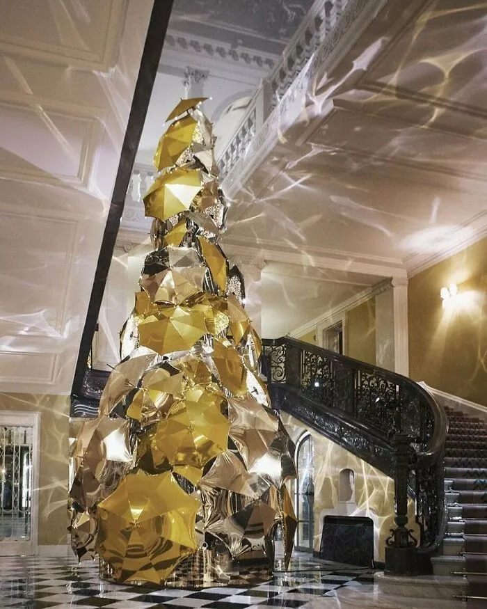 Hotel’s Christmas Tree