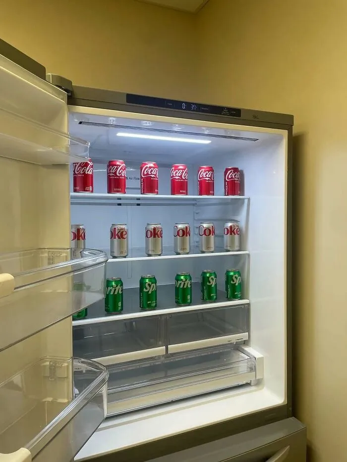45 Hilariously Unhinged “Dude Fridges” (New Pics)