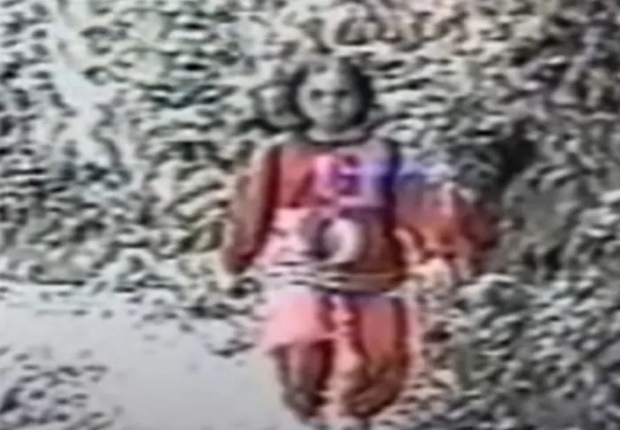 The Little Girl in Red (Taiwan, 1998)