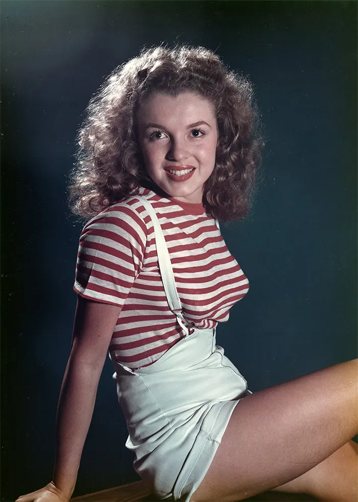 Joven Marilyn Monroe antes de cambiar su nombre