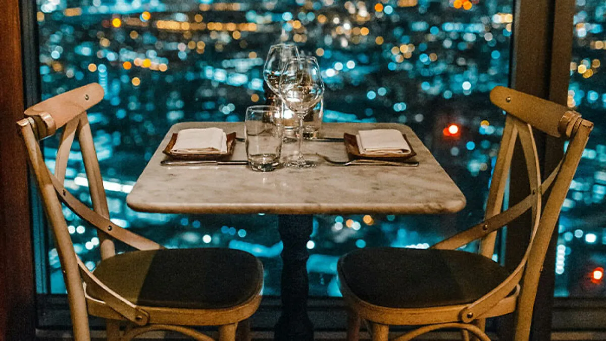 "What A Jerk": Woman Leaves Date In Less Than 2 Minutes After Catching On To His Plan