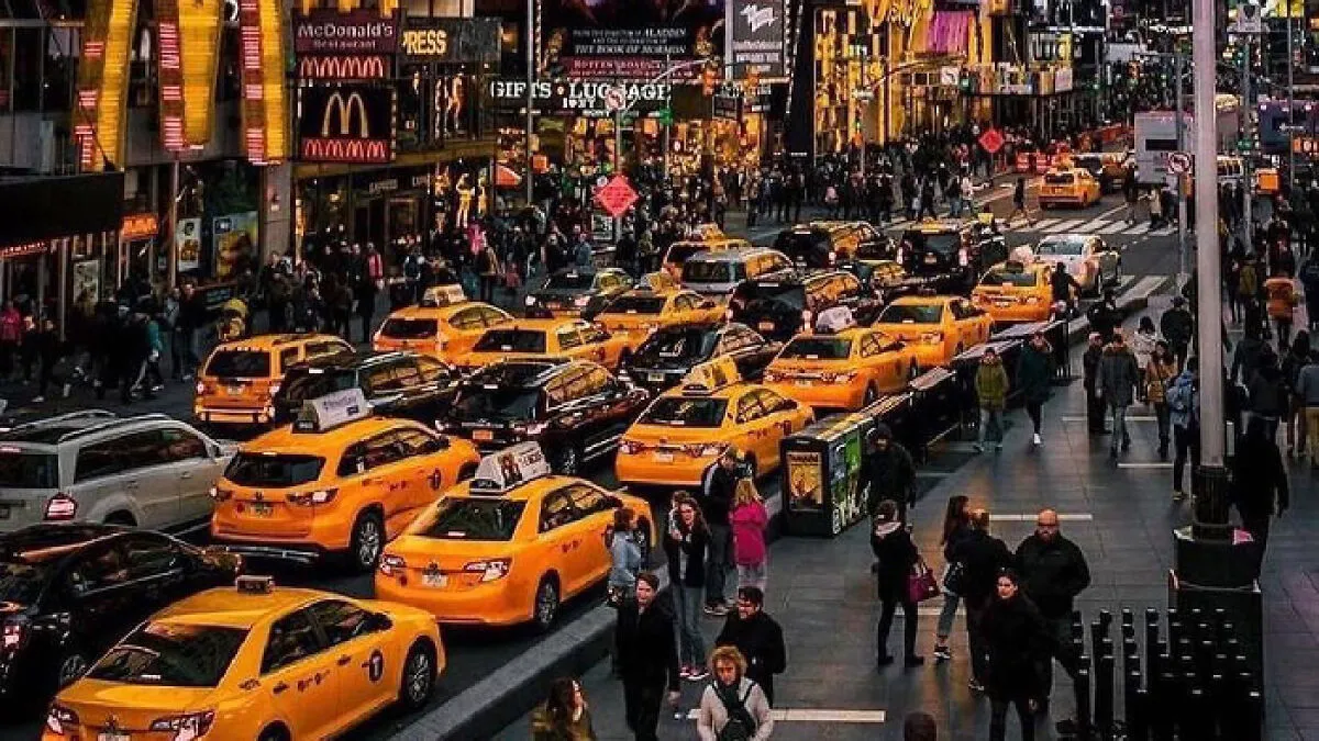 "Only In NYC": 20 Fun Facts About The City That Never Runs Out Of Stories