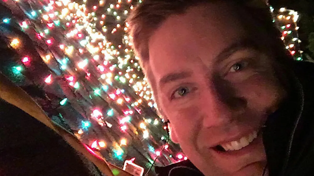 Viral "Christmas Lawyer" Who Took On The HOA And Won Gets The Ultimate Revenge