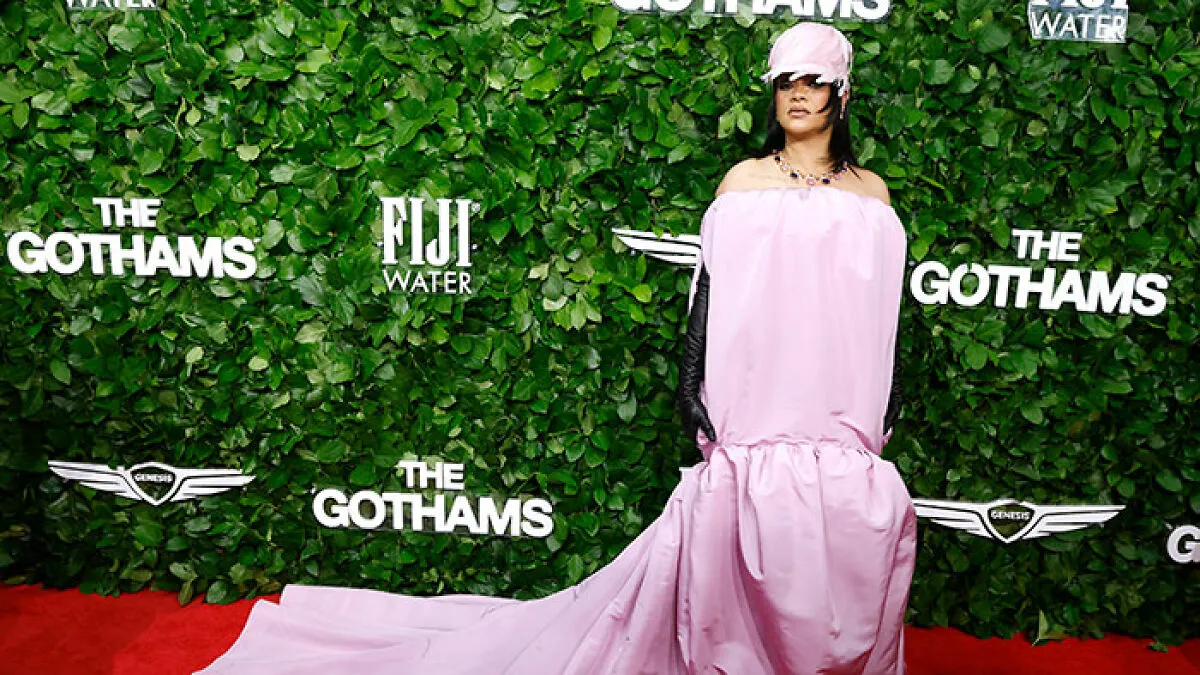 “I Threw On A Garbage Bag”: Rihanna’s Outfit At The Gotham Awards Is Hilariously Trolled