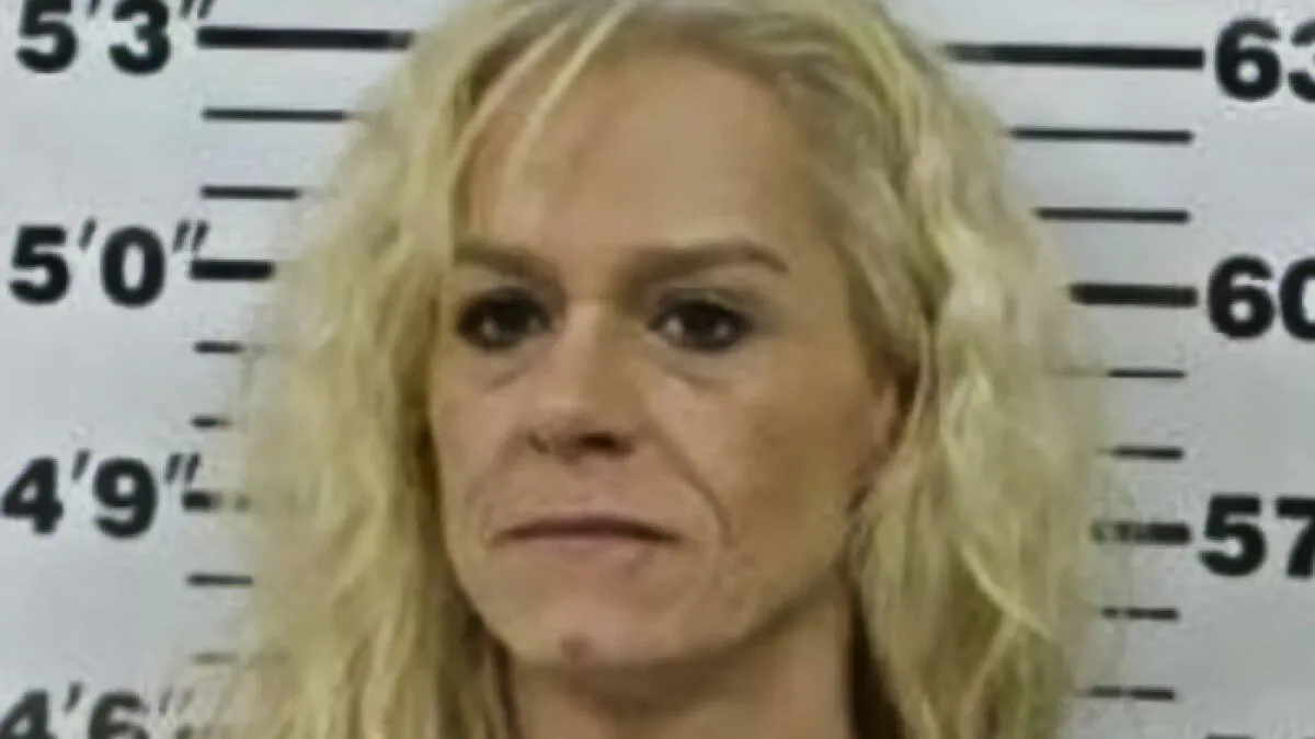 Mom Calls 911 After Kids Eat Her Gummies, But The Internet Is Divided Over Her Arrest