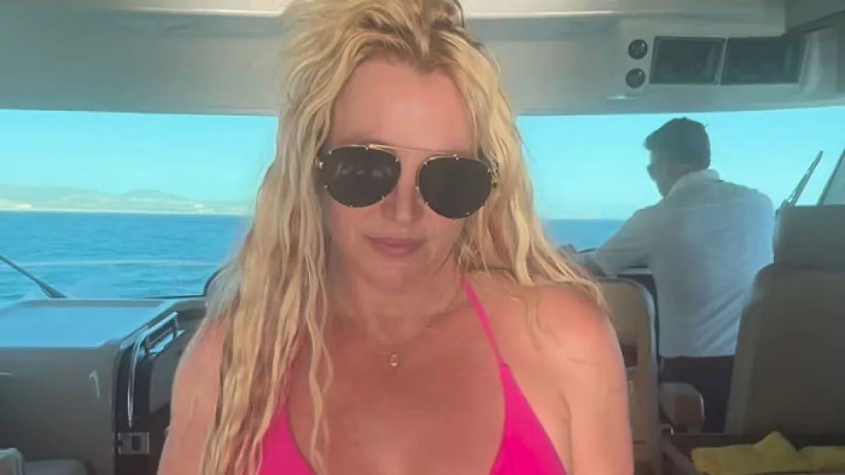 Britney Spears Stuns In Boat Video Removing Pink Bikini Top As Fan Concern Grows