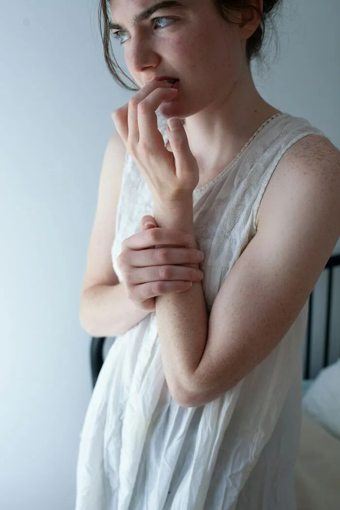 "Showers In Boiling Water": 46 Quirky And Funny Female Habits That Surprise Men The Most