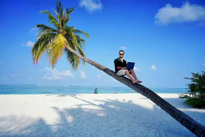 50 Digital Nomads Uncover The Not-So-Glamorous Side Of Their Lifestyle