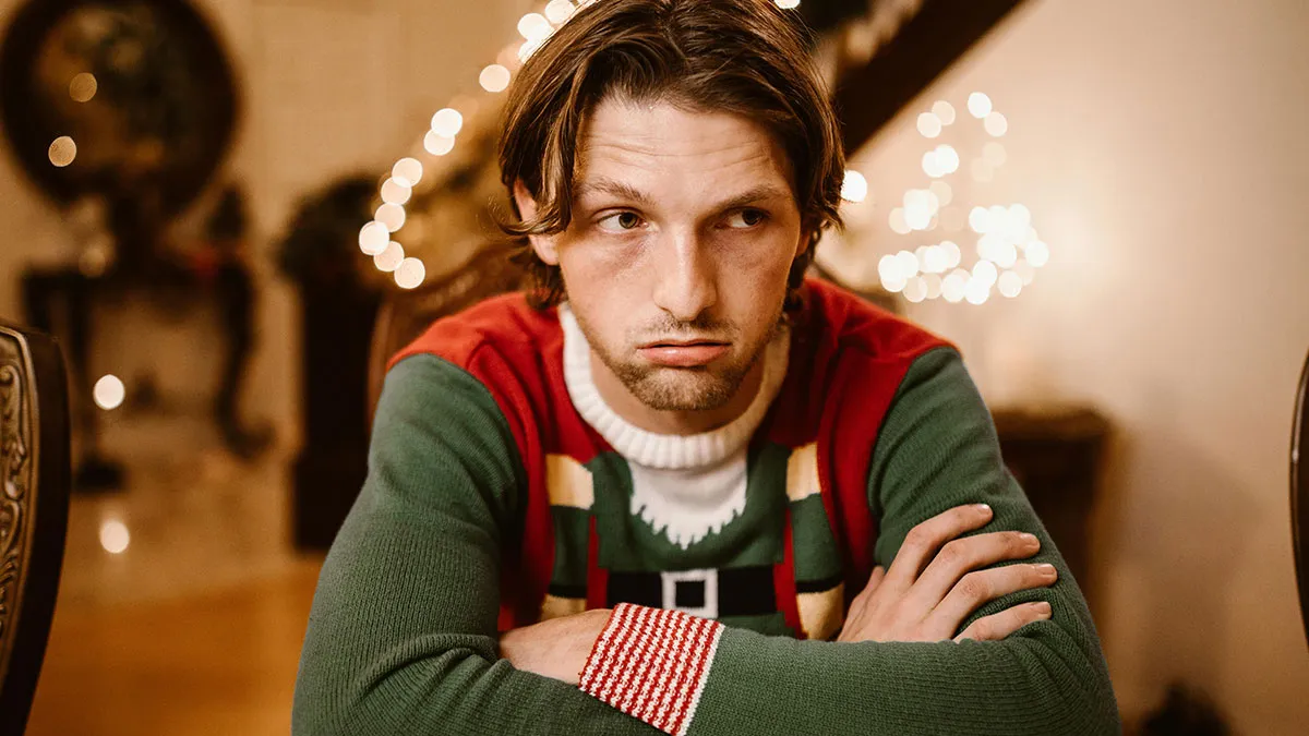 Guy Has Enough Of Family "Roasting" Him About His Unemployment, Flees Christmas Dinner