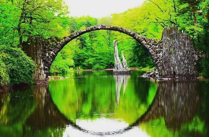 58 Places From Around The World That Look AI Generated But Are Actually Real