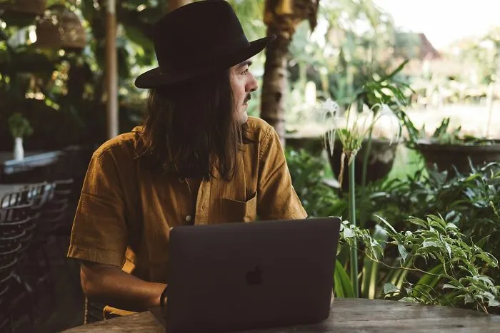 50 Digital Nomads Uncover The Not-So-Glamorous Side Of Their Lifestyle