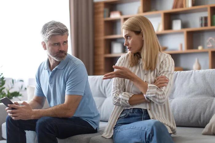 "Women Are Cats In Disguise": 69 Men Share What They Learned About Women After Living With One