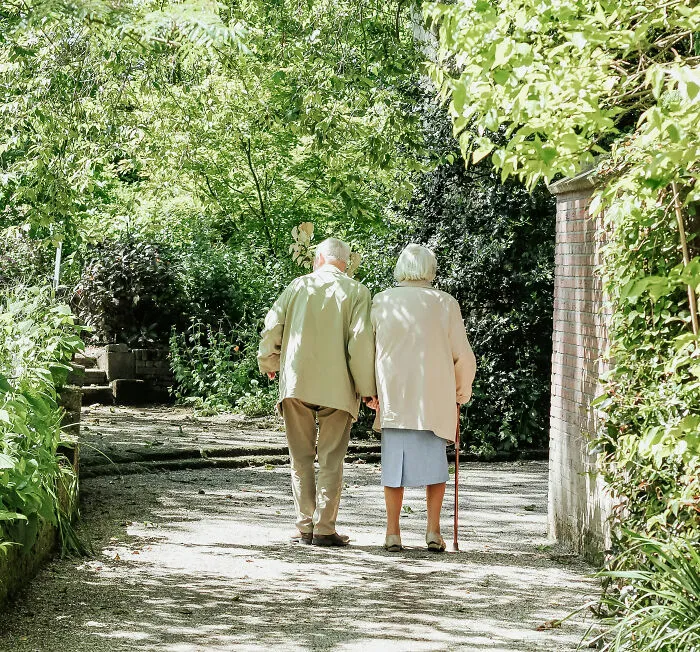 “What’s The Most Unexpected Way Someone You Know Became Wealthy?” (65 Answers)