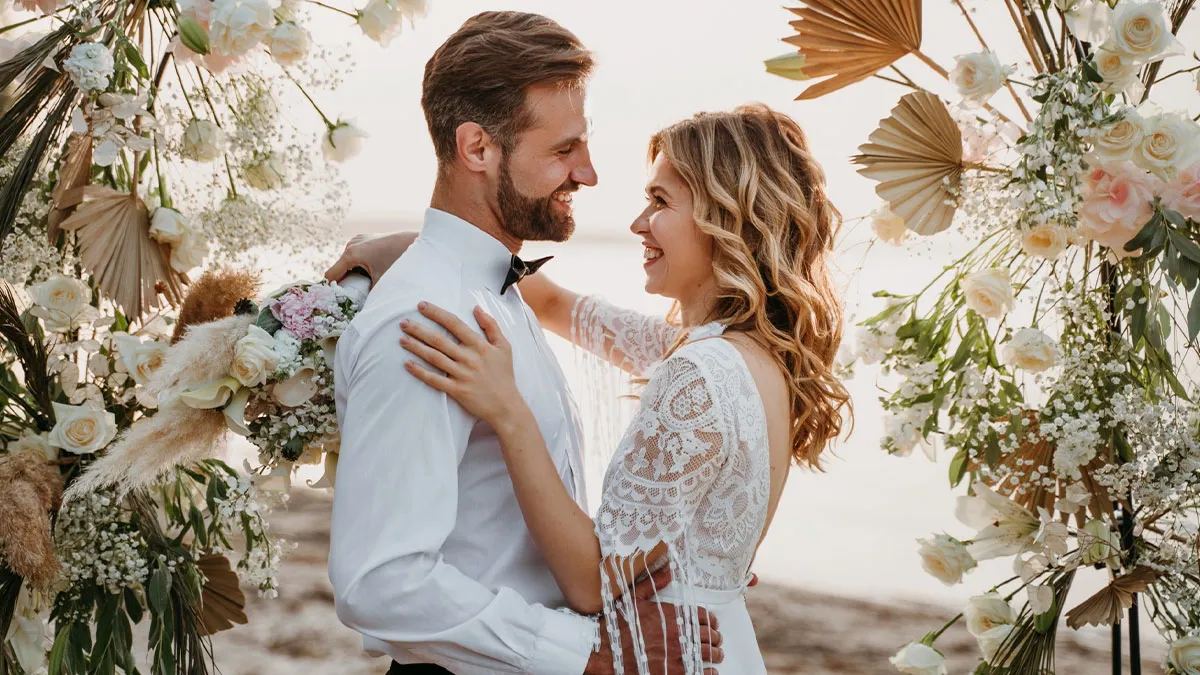 Parents Of The Bride Act Difficult To Ruin Wedding, Get Publicly Snubbed By Savage Great Aunt