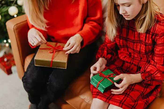 “I Thought It Was A Joke”: 42 People Share The Absolute Worst Xmas Gifts They’ve Ever Received