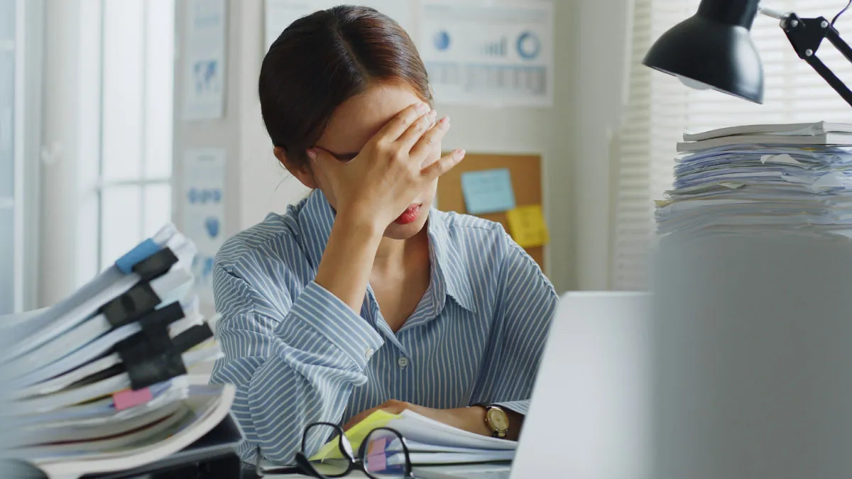 “I Feel Ridiculous And Stupid”: Woman Quits Her Job Over Christmas Music