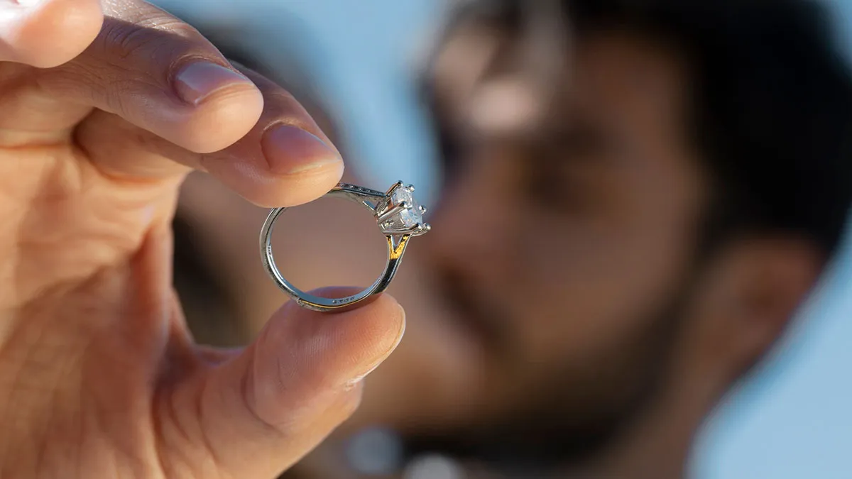 Entitled SIL Sells Family Heirloom As Hubby Doesn't Give Her Family Money, Woman Buys It Back