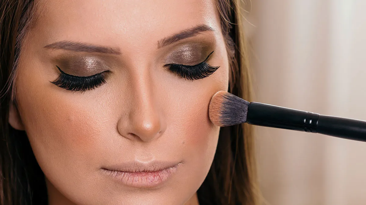 Women Online Roast Men Who Say They Prefer The “No Makeup Look,” Here Are The 51 Best Posts