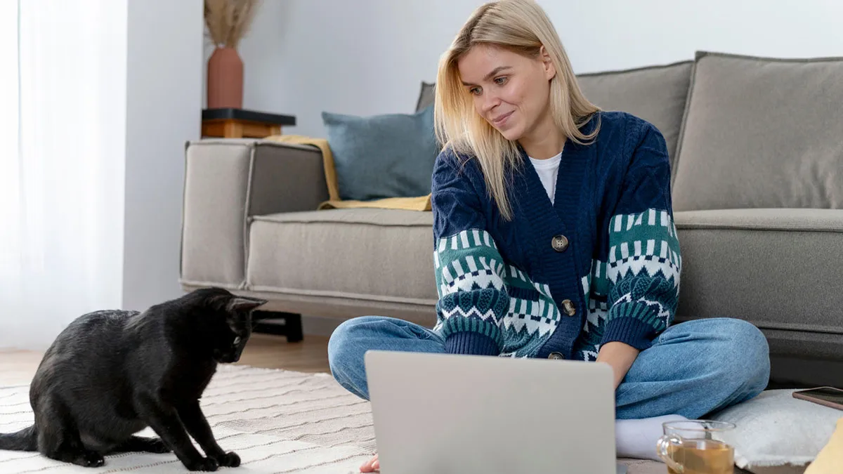 Lady Believes She Found Missing Cat, Ends Up Realizing There Are 2 Identical Cats At Home Now